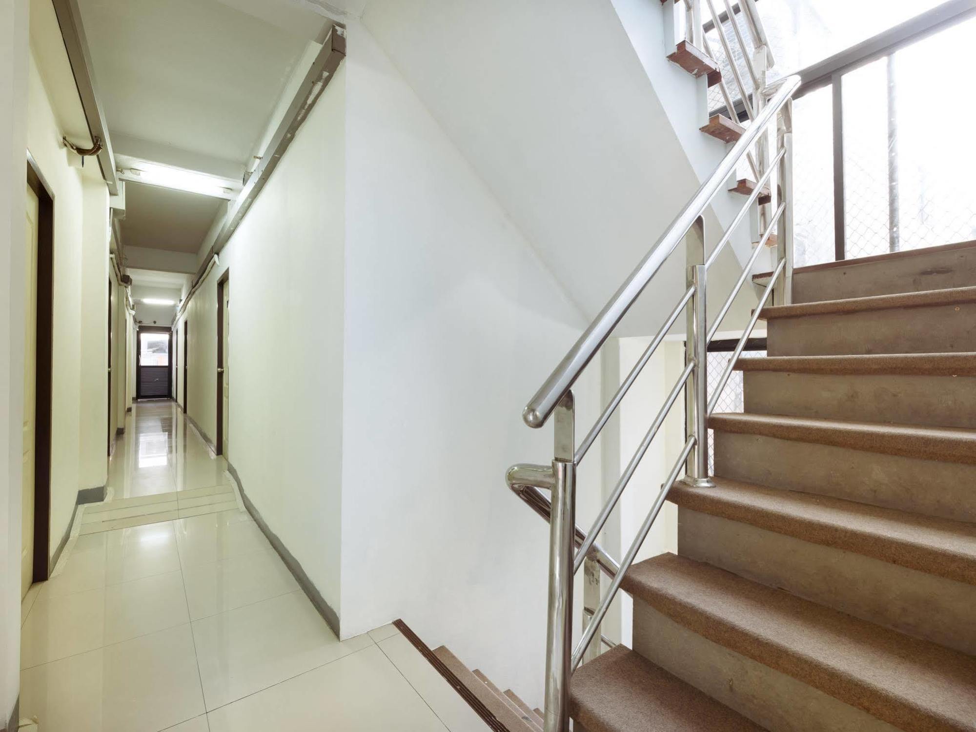 Nine Place Sukhumvit 40 Bangkok Exterior foto